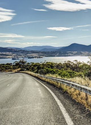 Lake Jindabyne in Kosciuszko National Park - Snowy Mountains